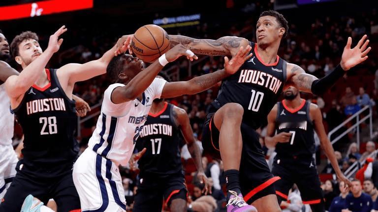 这个赛季，雷霆已经显出了疲态，老八伤病让雷霆不再有泰山压顶的优势，
掘金约基奇和