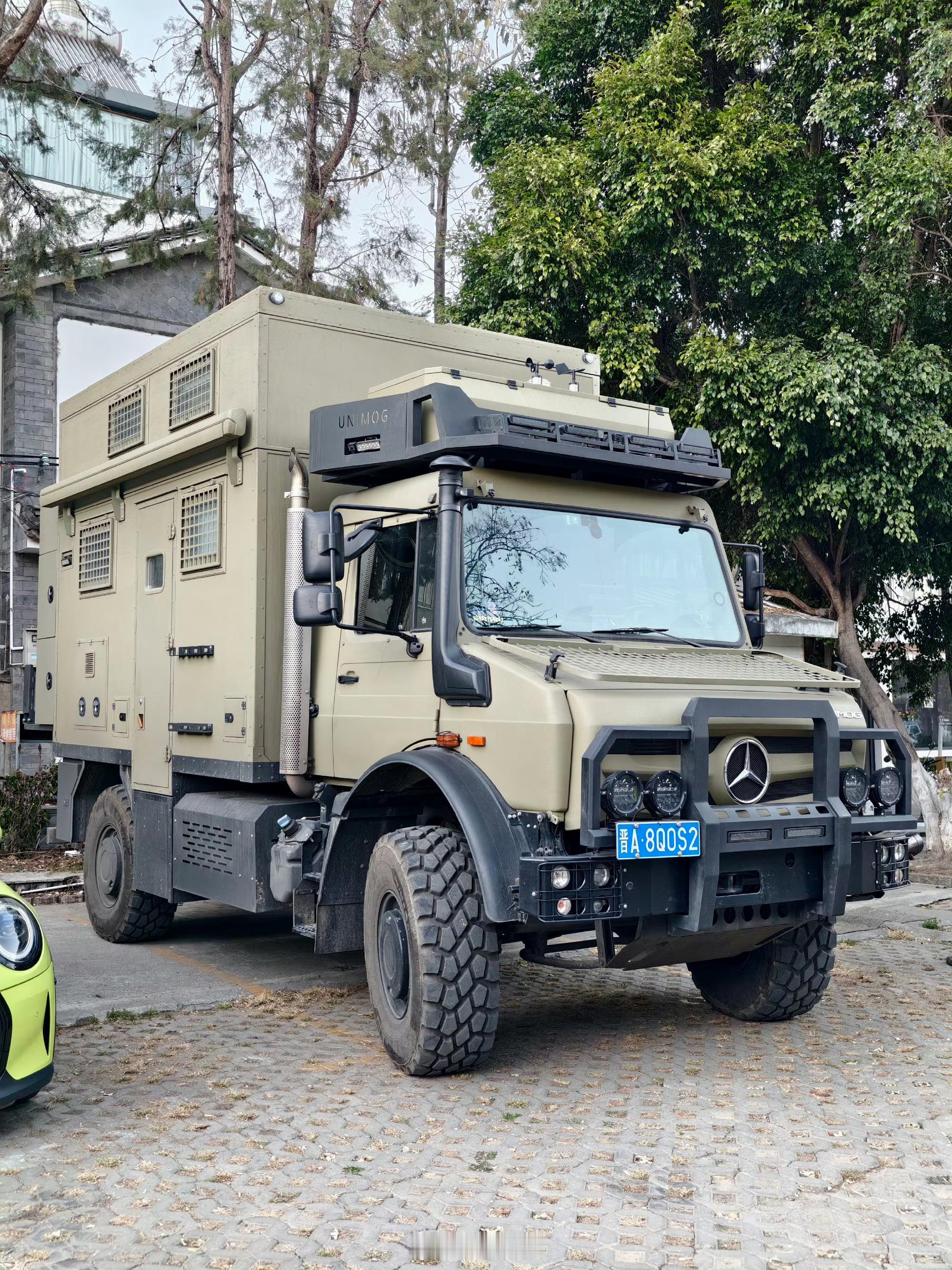 有种痛苦叫邻居买大车德系车当你买了Mini，邻居却买了乌尼莫克的既视感。 