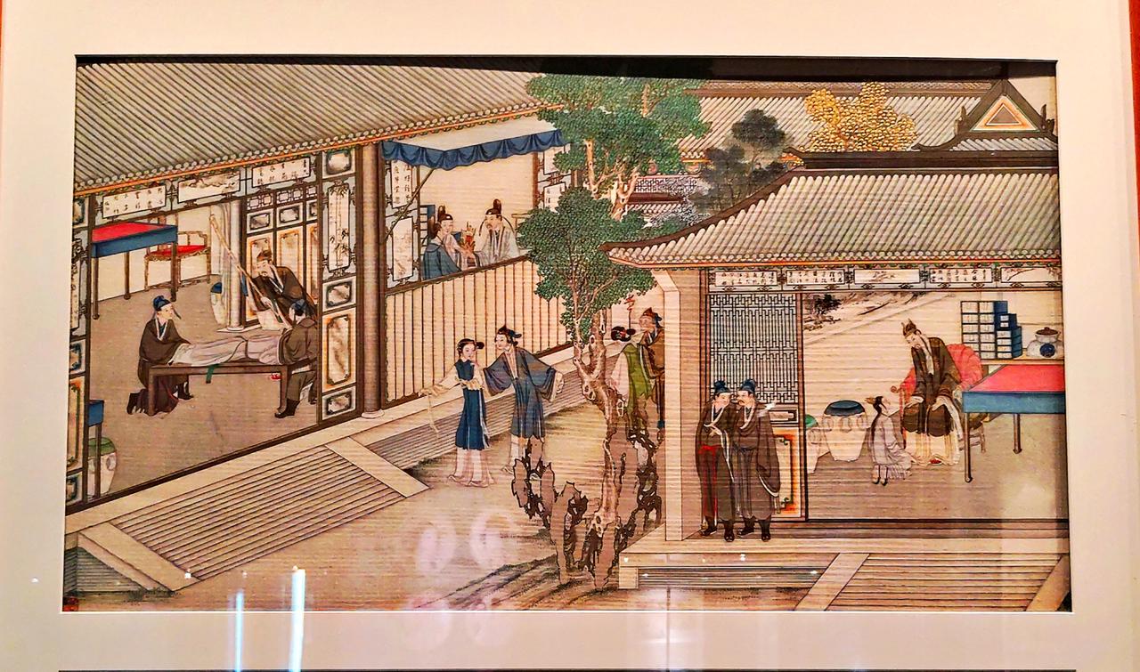 《红楼梦》彩绘画册真跡展
   ″绘梦三重缘一一辽宁与红楼梦文化″展，在《沈阳博