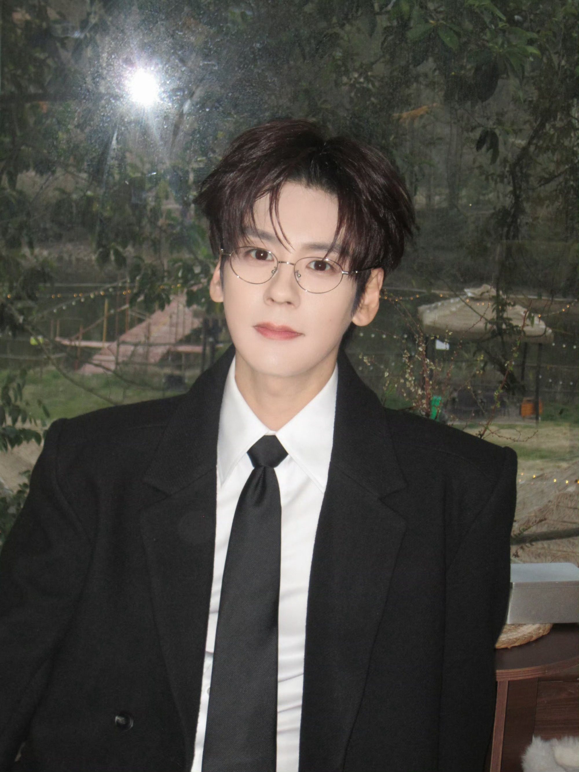 魏哲鸣内娱朋友圈魏哲鸣新剧《你是迟来的欢喜》开播，白鹿、李现、张远、龚俊等一众圈