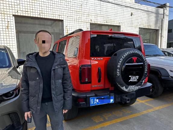 “有钱任性！”陕西西安，一男子花费20万买下一辆坦克300，可刚开出4s店男子就