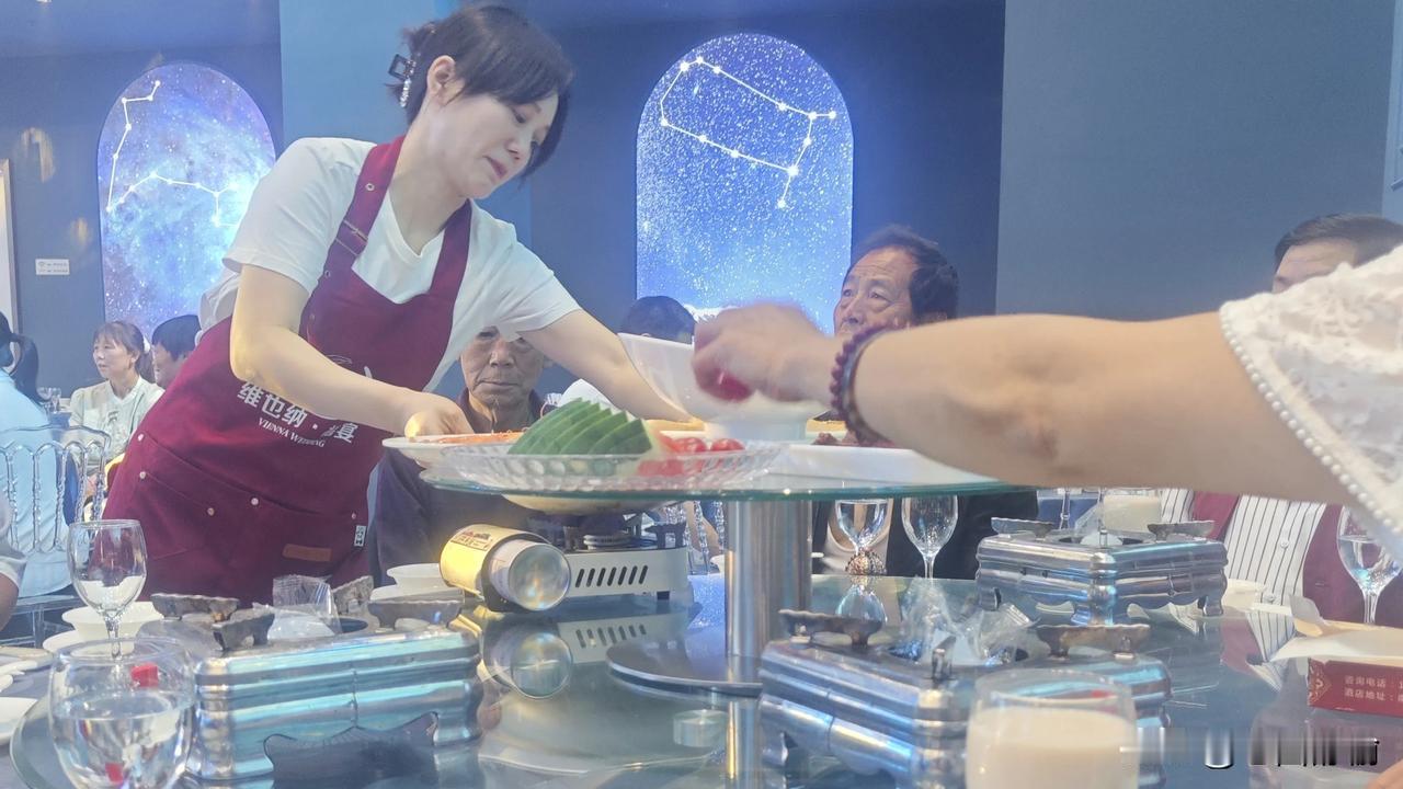 平仄相对能增强对联的节奏感和美感。

   平仄20对
夏对春，喜对欢，天对地，