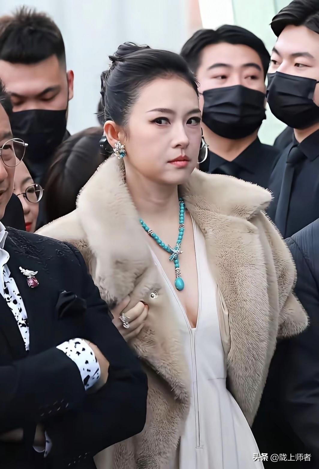 一双意难平的眼睛！其它方面全是巅峰，唯有一双眼睛，影响评价。