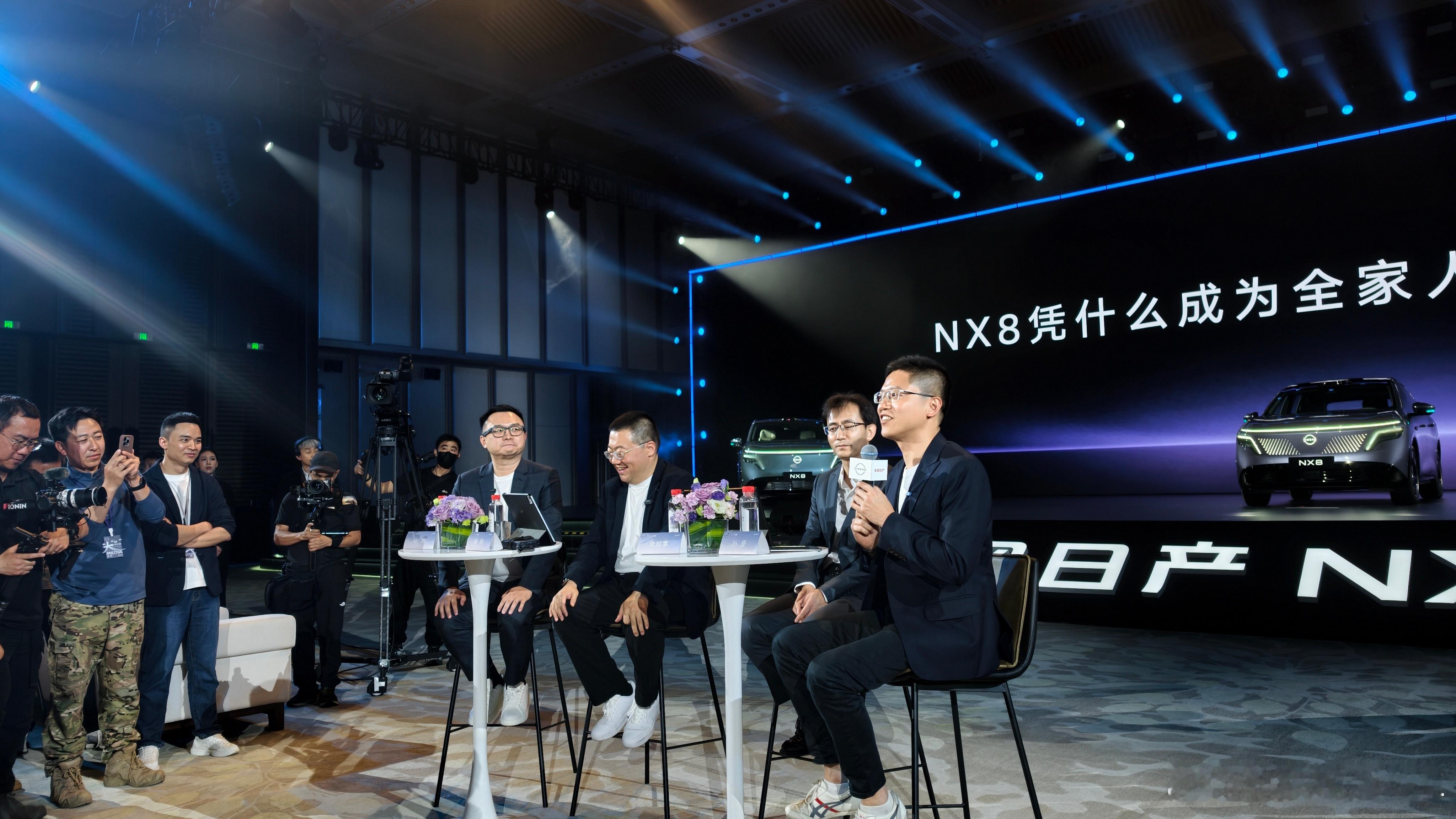 昨天的东风日产NX8发布会，真的给我看爽了！不搞花里胡哨的铺垫，上来直接甩价格权