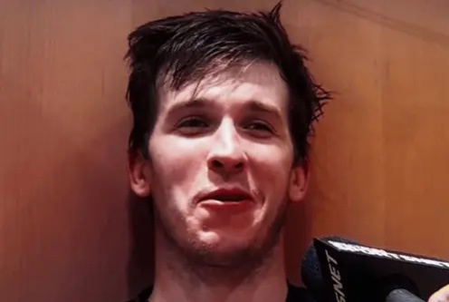 球员奥斯汀-里夫斯接受媒体采访，谈及本场比赛东契奇缺阵，里夫斯表示：“卢卡，快点