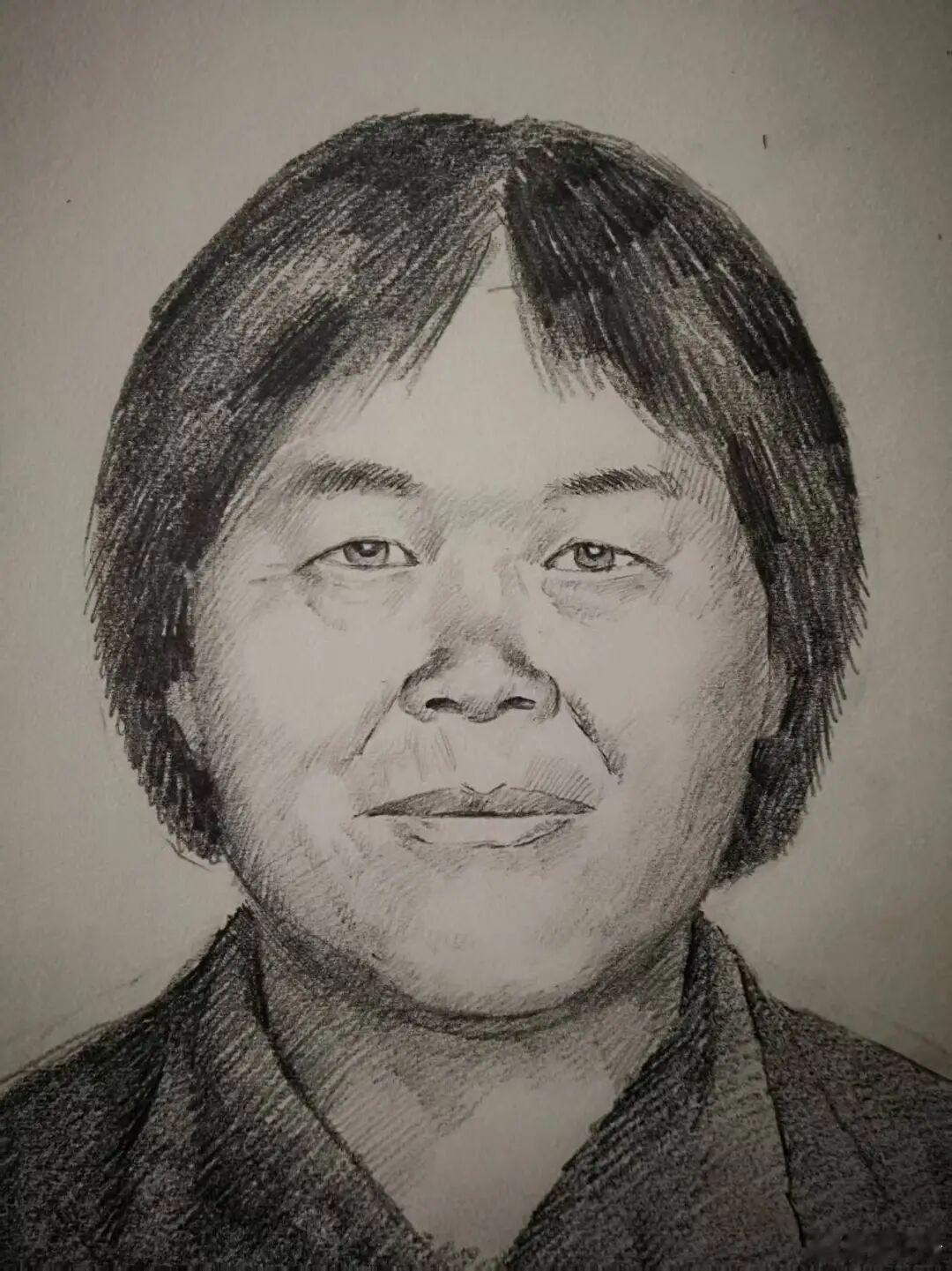 专骗大学生的鹅腿阿姨和专骗小孩的梅姨是两姐妹吧，这长得也太像了。 