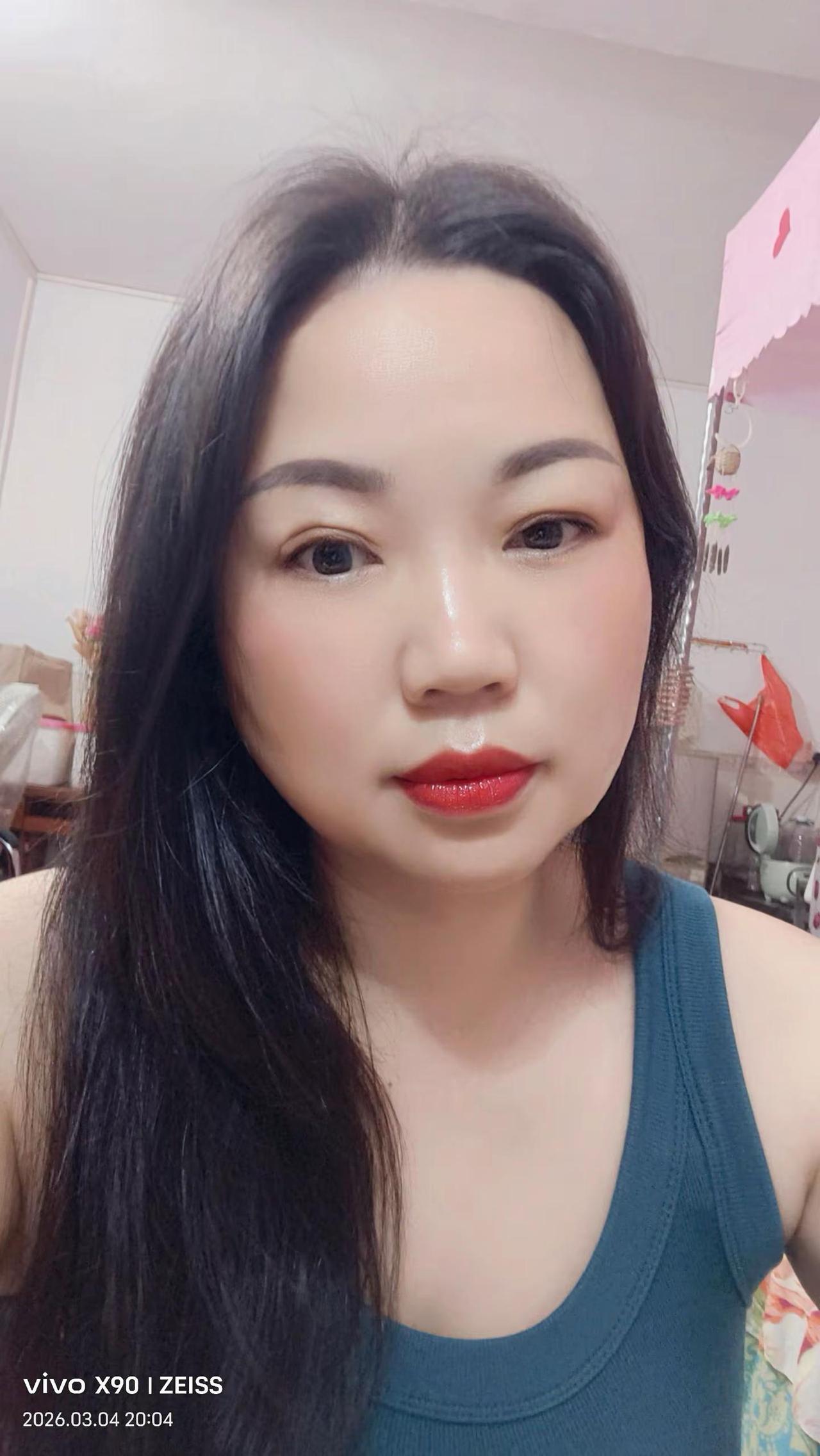 日子平平淡淡，心情起起落落，就这样吧。