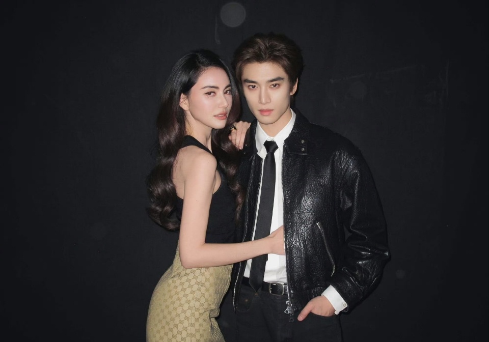 张萌带冰湖重生外籍演员逛故宫冰湖重生里的外籍演员 张萌带着外国演员逛故宫了还是冰