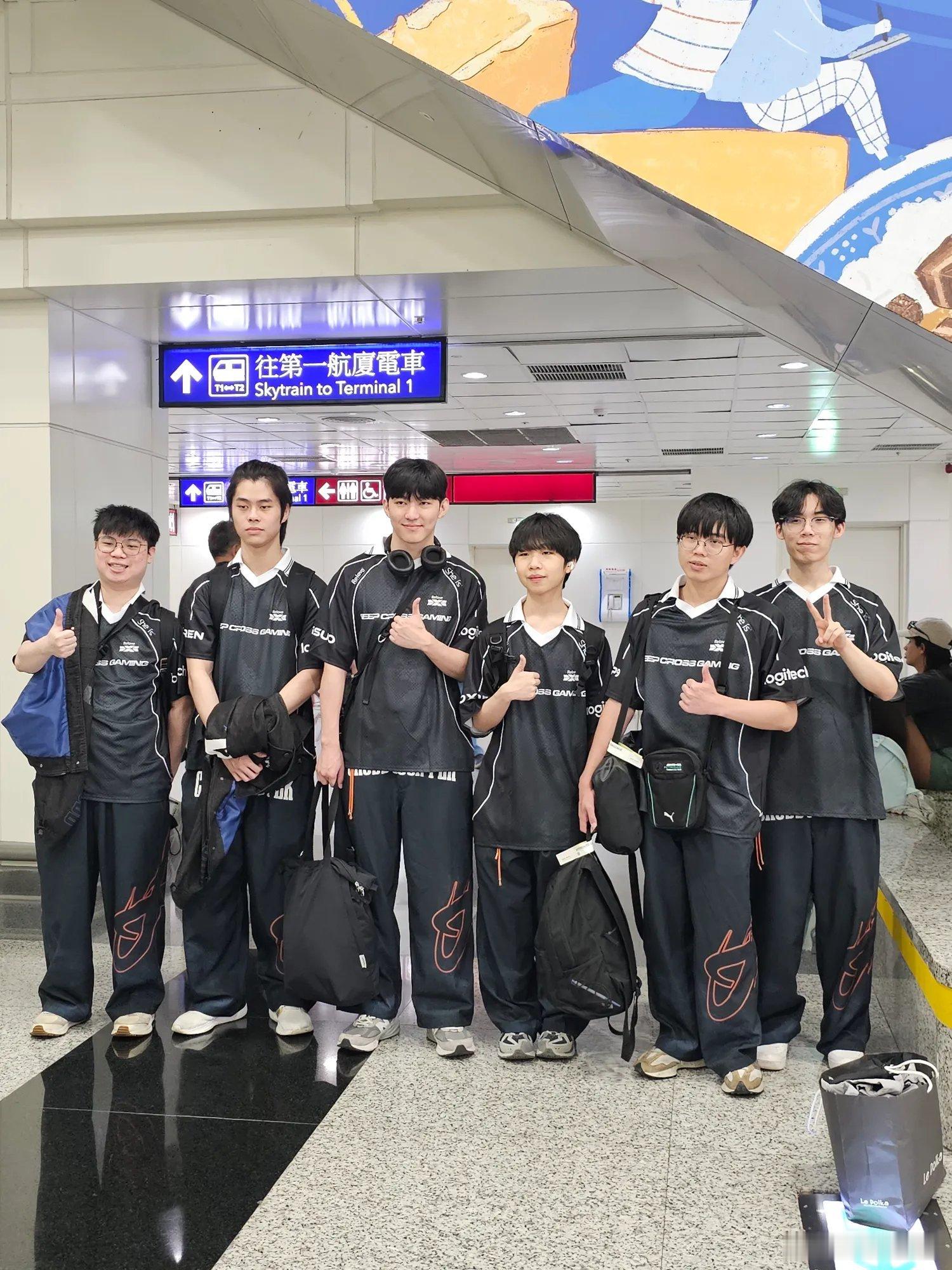 DCG战队出发前往韩国参加MSIT1跟WE约训练赛flandre说成功才能感受失