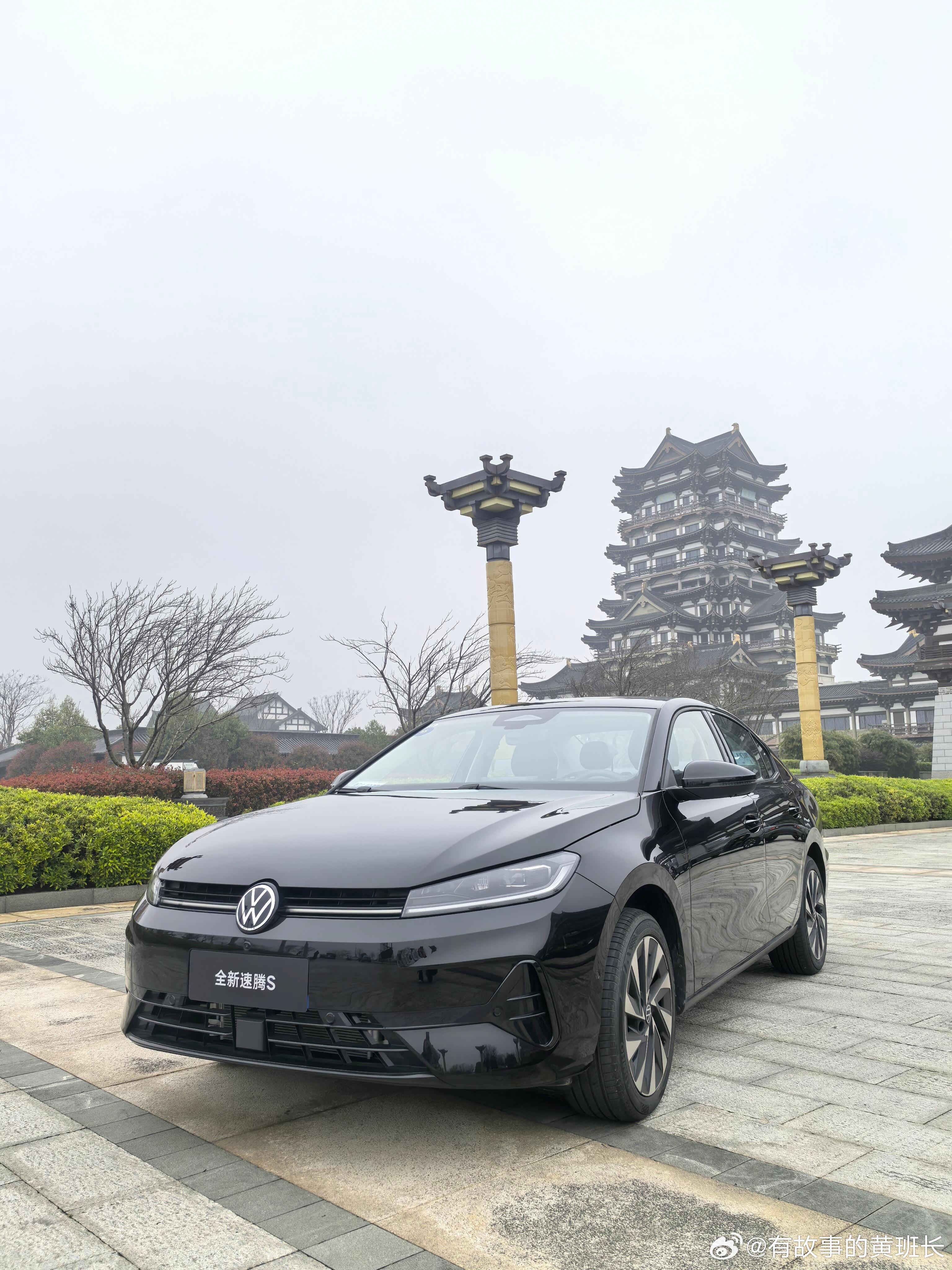 春天的第一箱油是一汽大众给的 这反应是真的快，油价前脚飞升后脚“满箱油”权益就跟