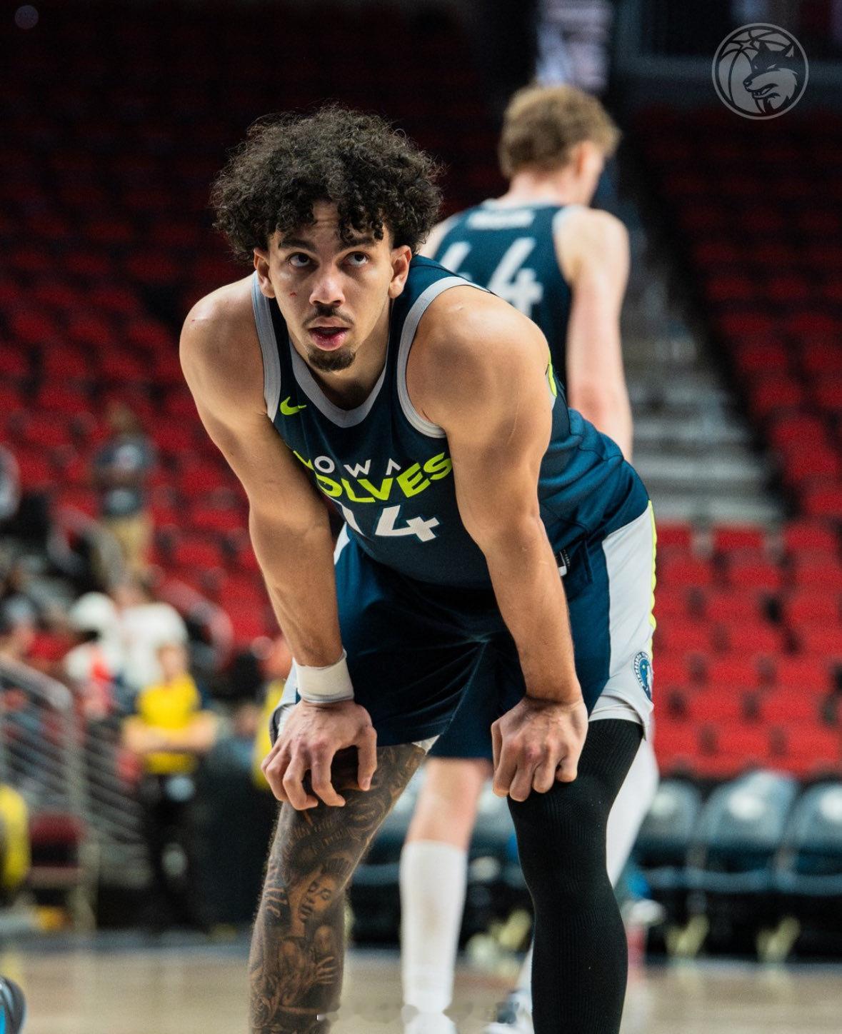 Michael Scotto：联盟消息人士透露，森林狼与朱尔斯·伯纳德达成了一份