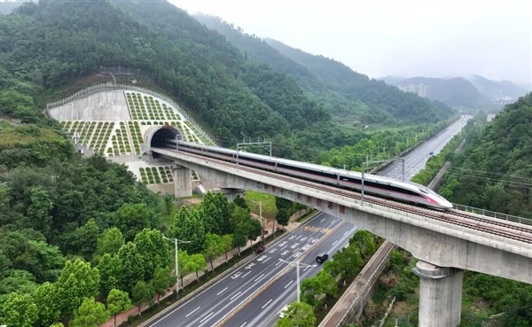 【又一时速350高铁开通在即：西安至武汉只要3小时】又一条高标准高铁迎来关键节点