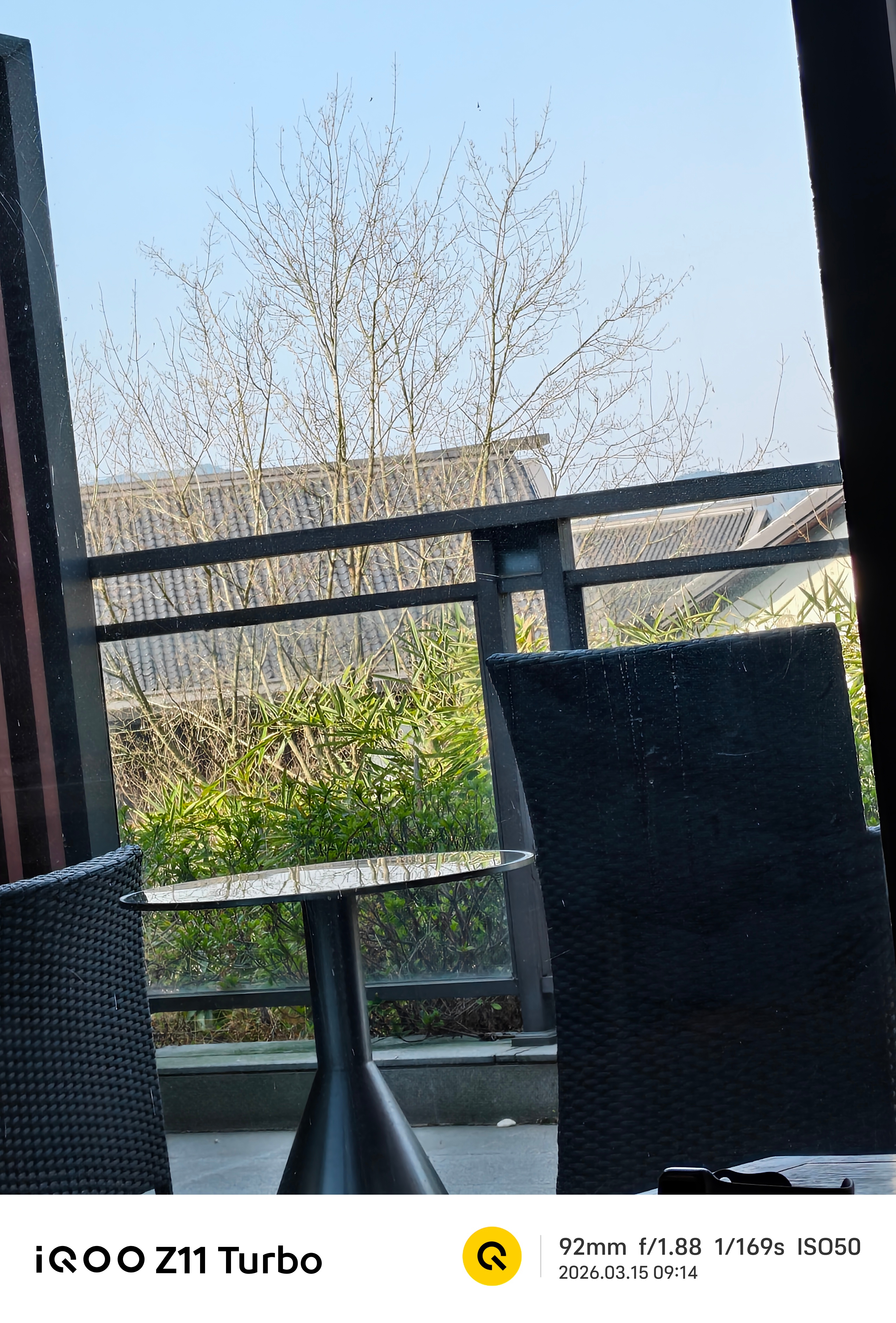 今天也是晴朗的一天，这次在宁波待了几天，发现这边的温差早晚区别挺大的iqoo i