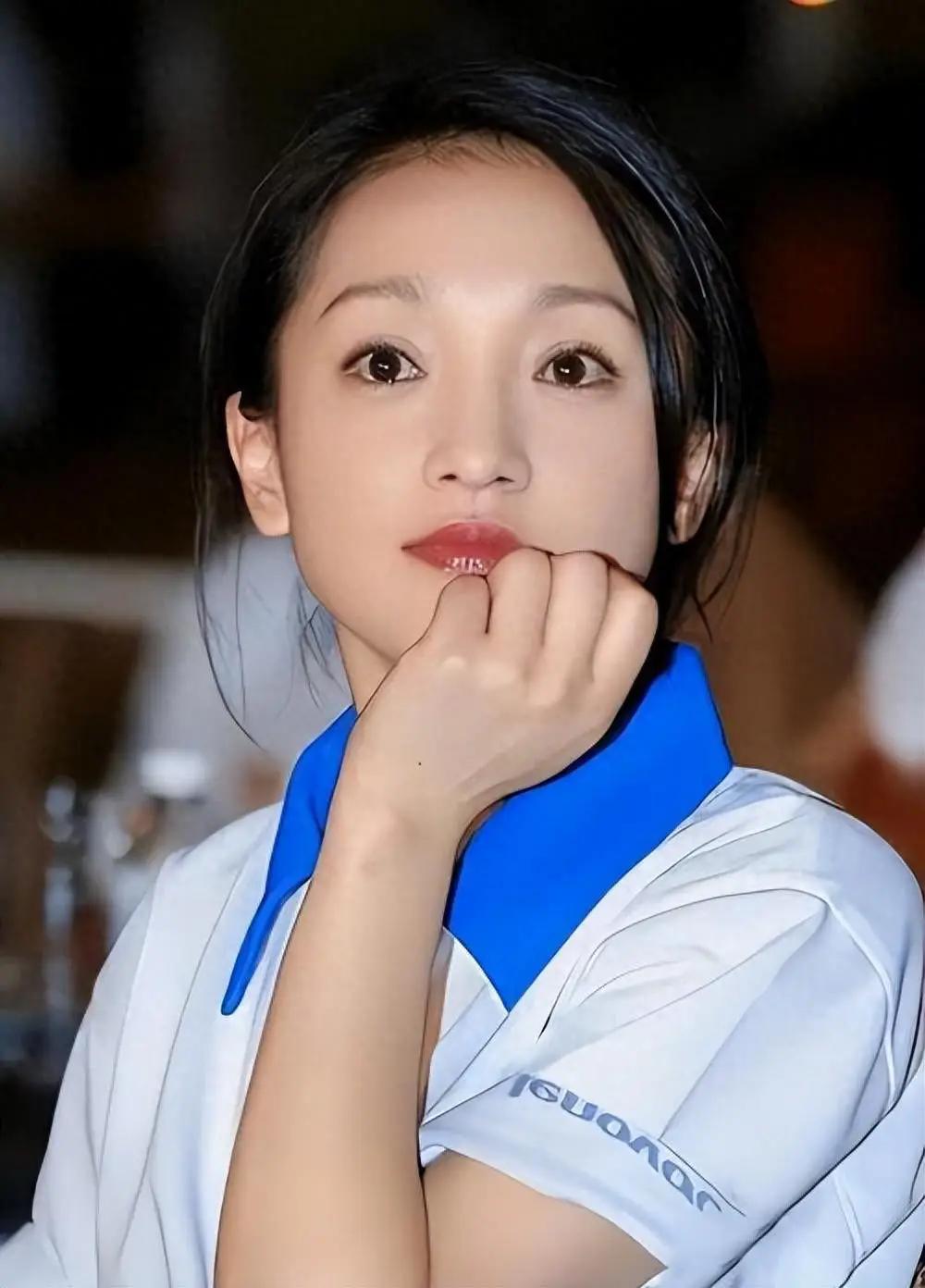 周迅跟高圣远闪婚，婚后不久，高圣远向周迅借300万开公司，没想到周迅的一句话让两