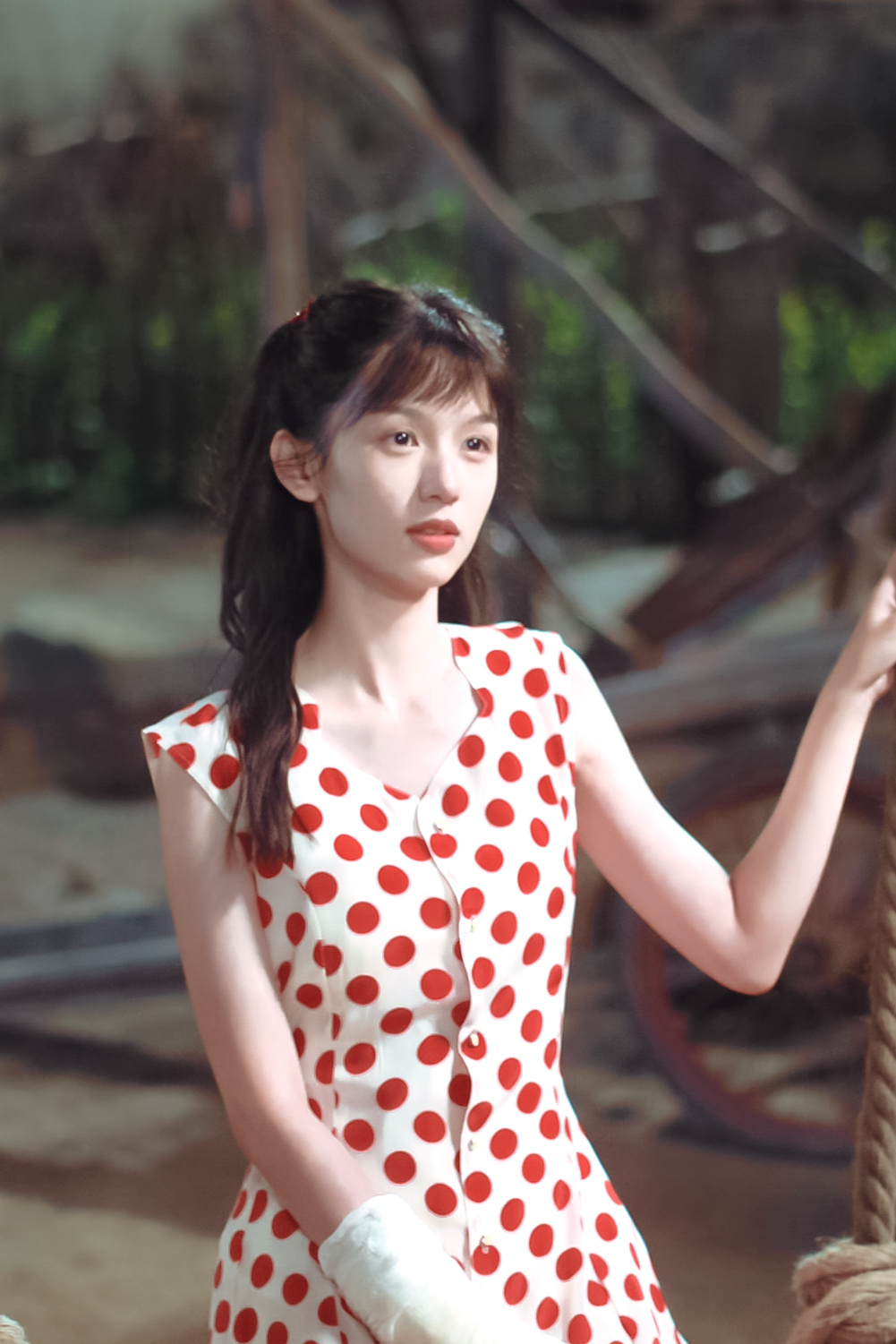 周也 夏晓兰 你好1983喜欢这段的造型，像一只萌萌的🐰 