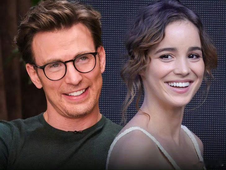 [心]TMZ独家消息：“美队” 克里斯·埃文斯 与妻子阿尔芭·巴普蒂斯塔迎来了他