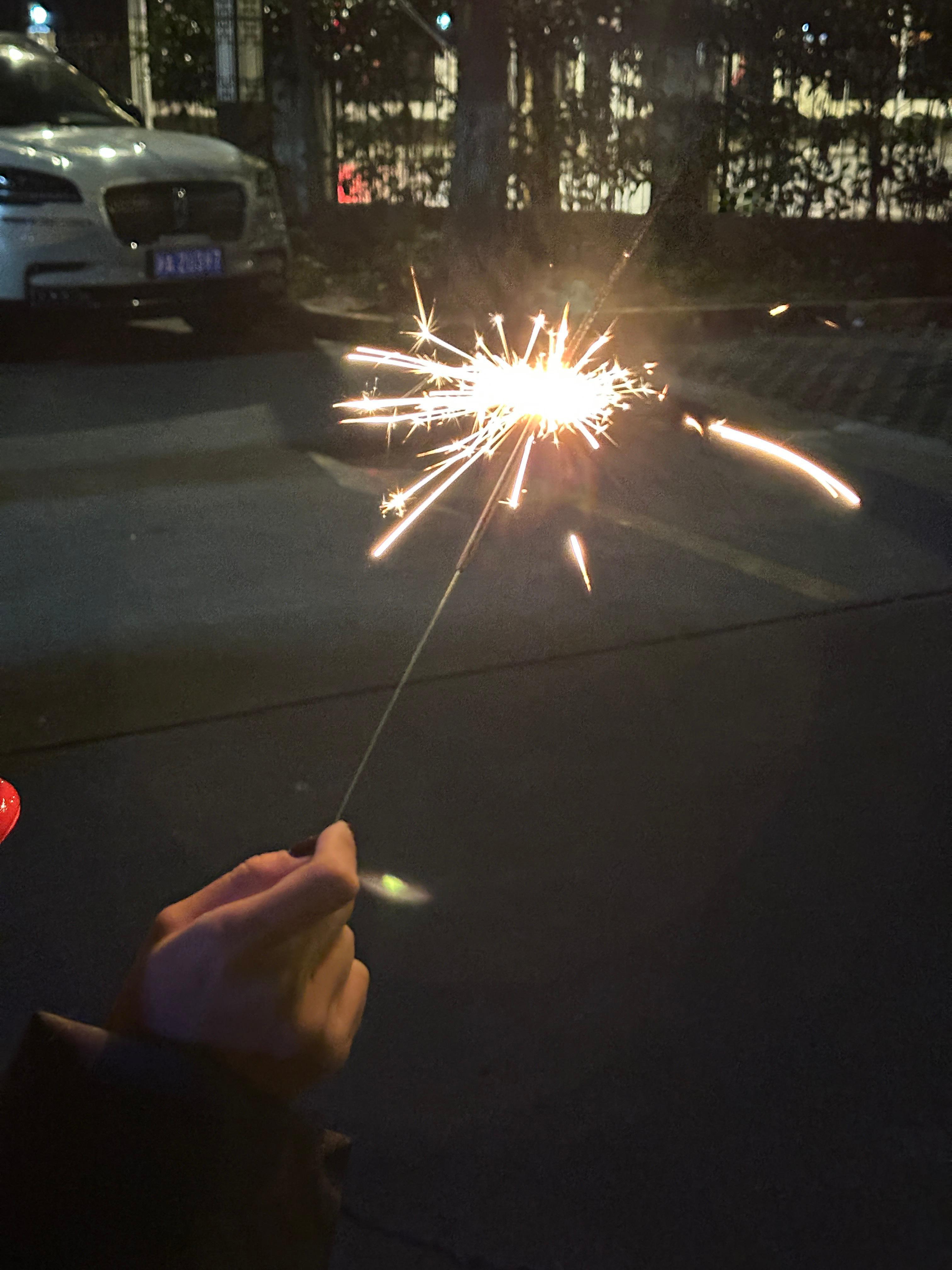 今天是 2025 的第一天虽然不想回顾 2024，但是 2025，无论怎么样，你
