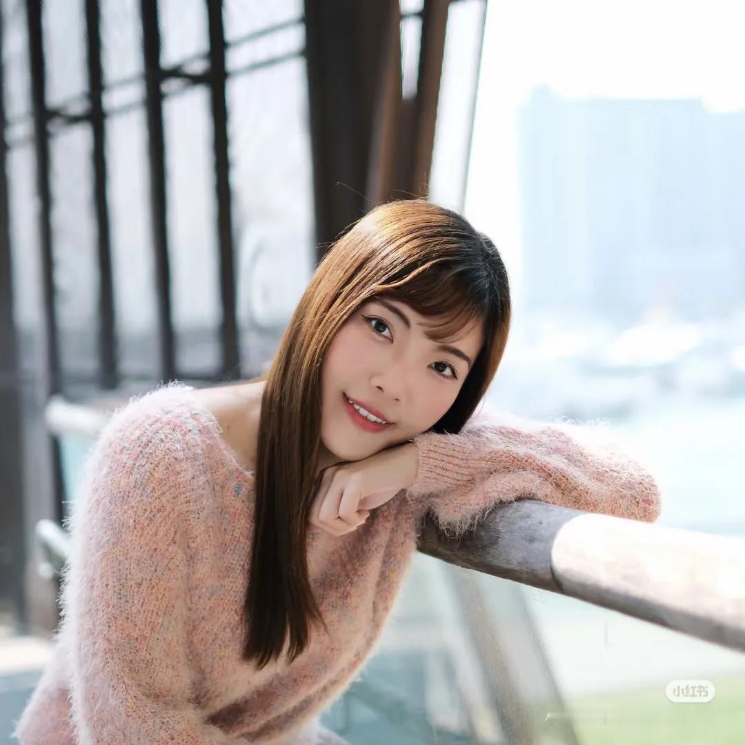 话说香港近几年就推出了许多样靓身材正，气质也相当不错的新晋博主，而Tina就是其