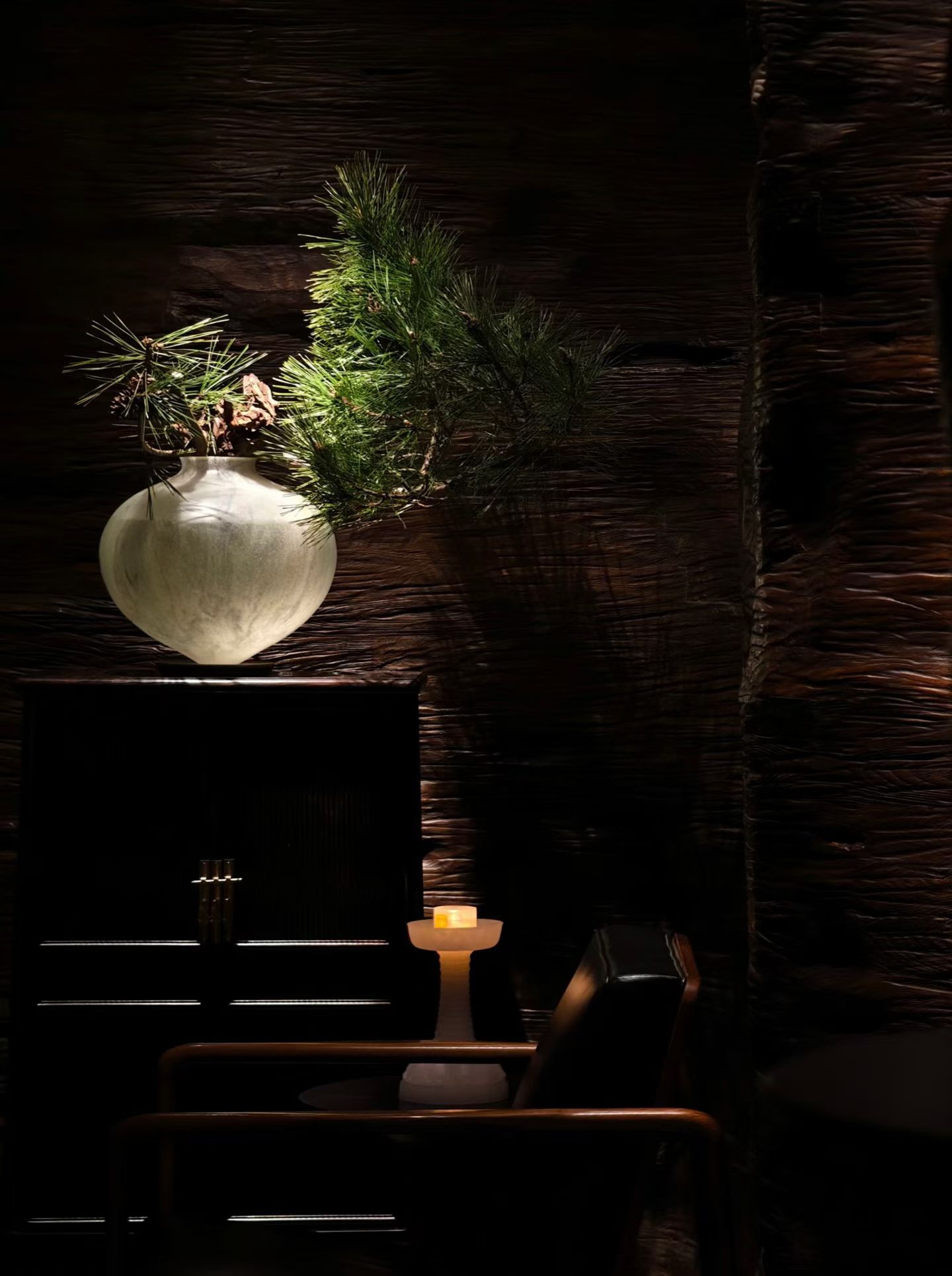 人脉的核心在于价值交换，你要是自身缺少价值交换的资本，那你的人脉就会因为自身营养