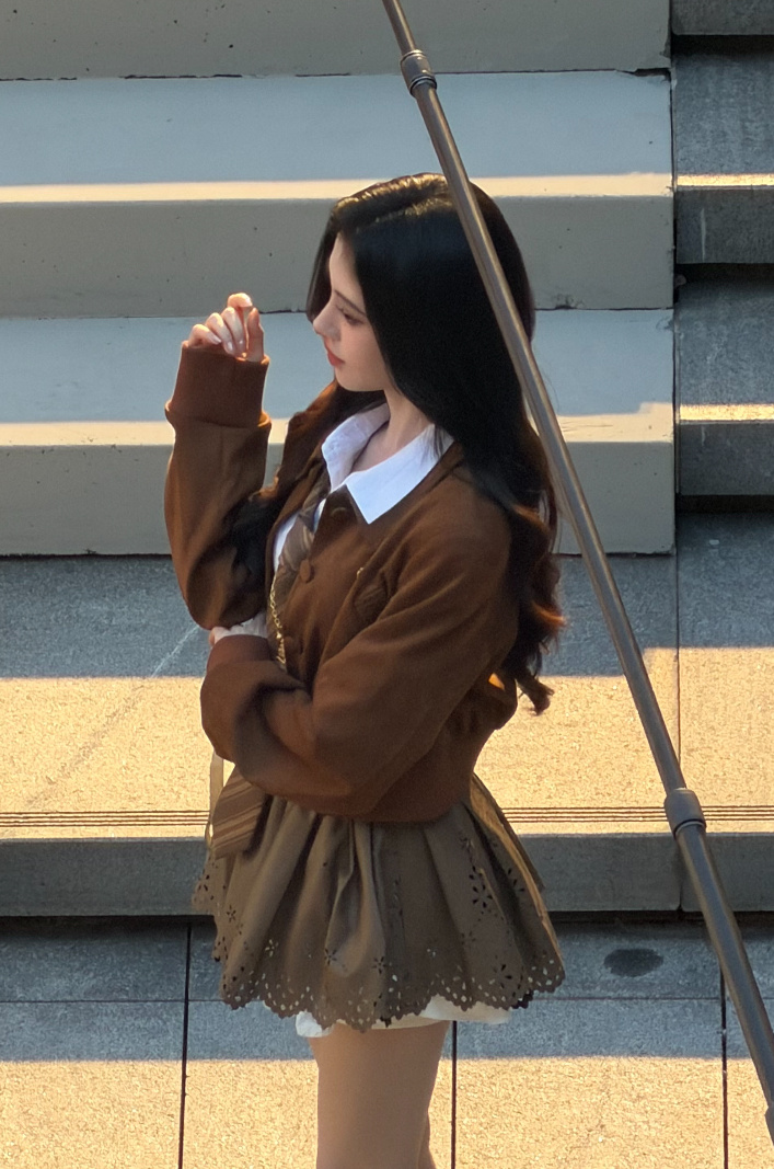 有人下班偶遇了努力上班的苏绿夏…体态真好啊🥹 ​​​