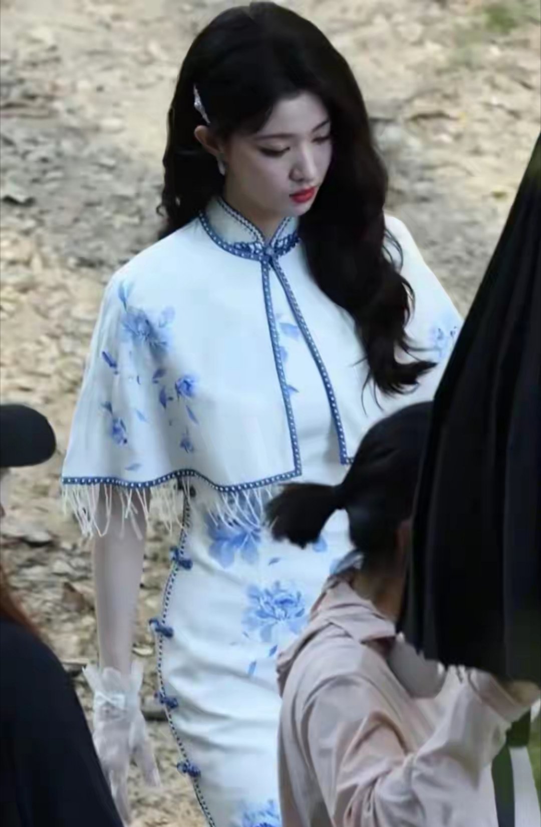 王楚然青花瓷成精了王楚然简直是穿旗袍的神, 好美好迷人, 女生见了也得多看两眼。