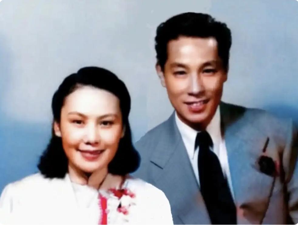 珍稀怀旧老照片分享新中国“二十二大电影明星之一”的白杨与丈夫蒋君超。
