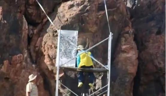 蒙古国暴雨冲出一行字，中国专家看后当场下跪：原来史书没骗人
 
麻烦看官老爷们右