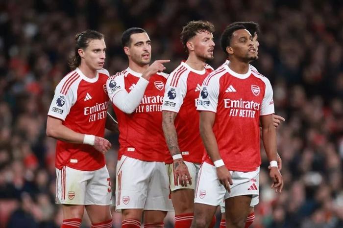 全场3次被过！枪手新援成输球罪人 带球失误送对手绝杀
北京时间12月6日，英超第