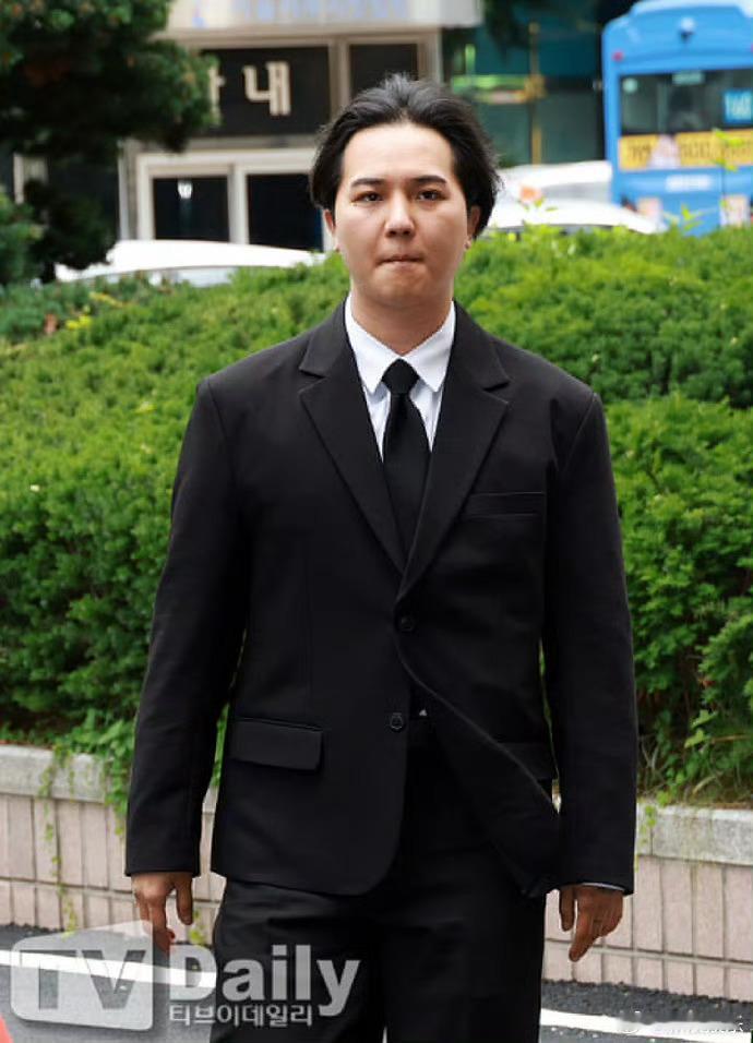 宋旻浩称患病坚持服役宋旻浩否认共谋逃避服役 据韩媒，14日，宋旻浩以证人身份出席
