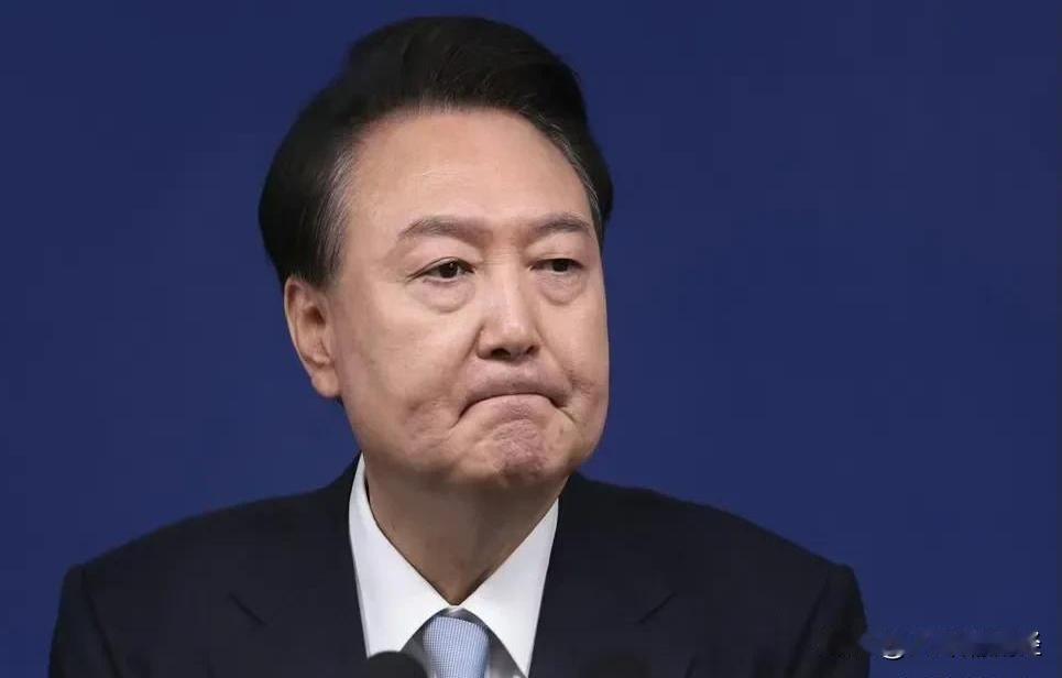 麻烦大了！尽管尹锡悦被曝光正在向韩国首尔法院申请逮捕令异议，但是当地多家媒体发布