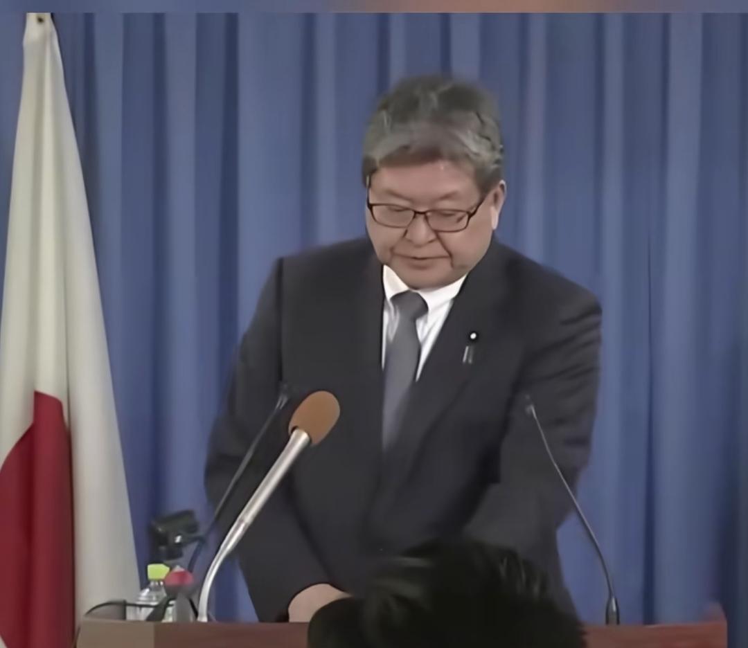 中国外交部刚宣布对岩崎茂实施制裁，没过几天，日本又派一位"黑金政客"窜访中国台湾