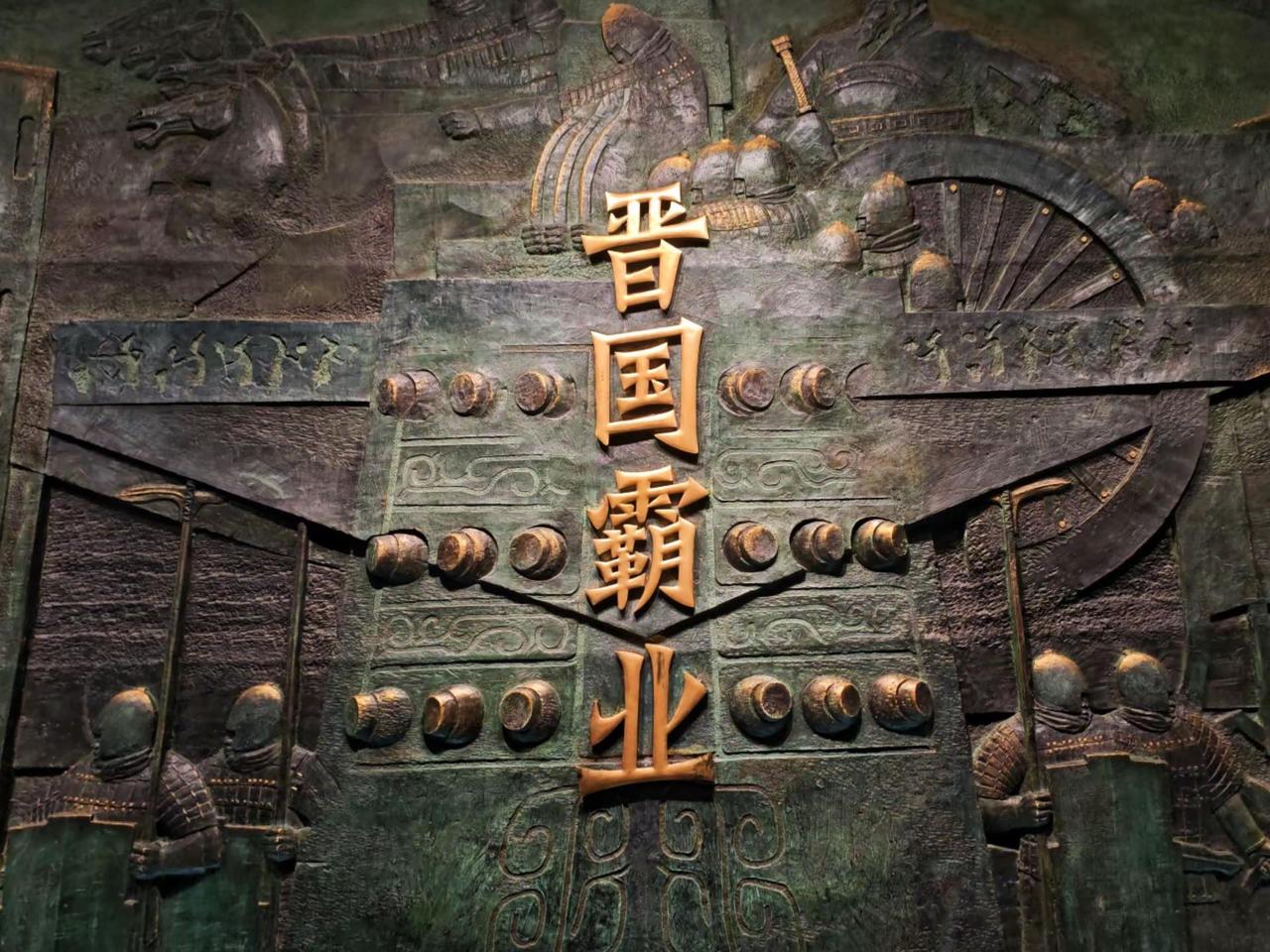 我常常回头去看，晋文公重耳的故事。他的一生，都活在屠刀之下。晋献公是他的父亲。献