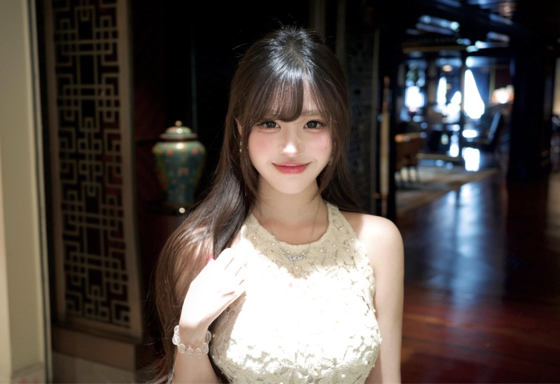我的妻子是一位温柔的东方女人。