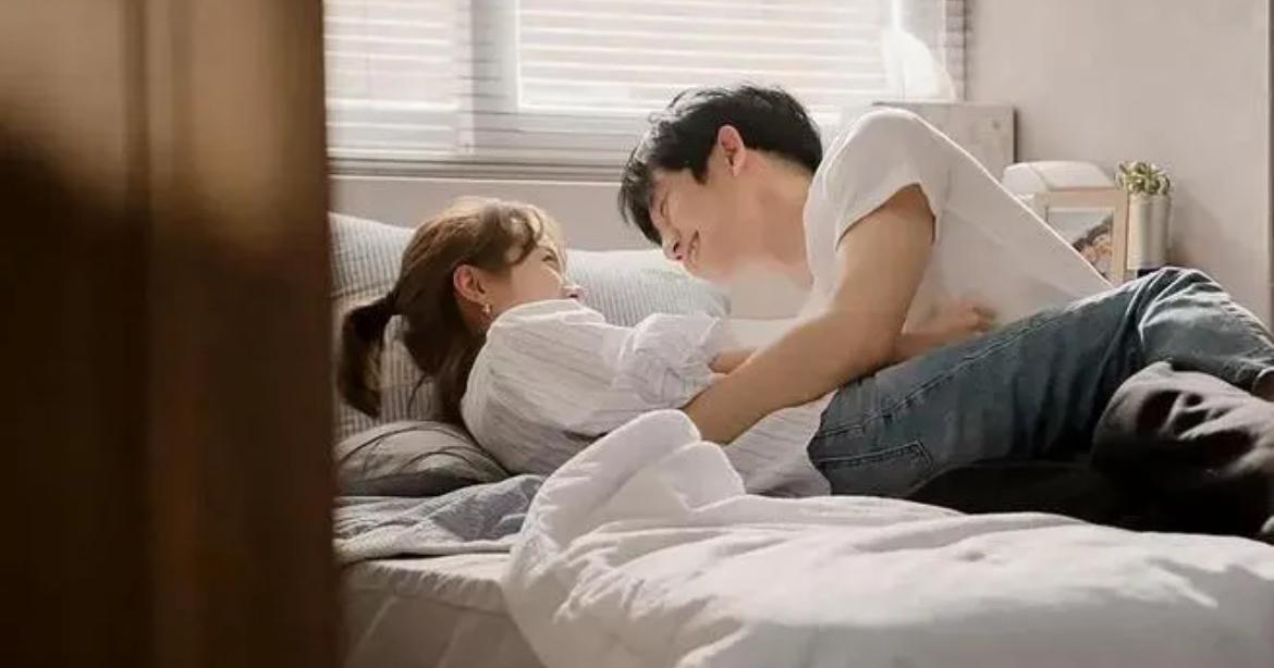 高质量的夫妻生活对女人有什么好处？

好处太多了。不仅能延缓衰老、调节内分泌，还