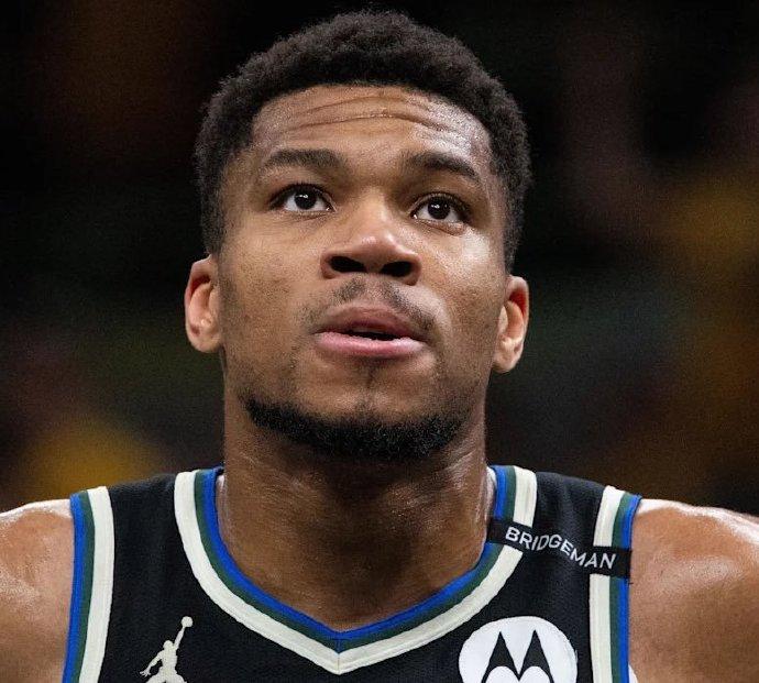 字母哥“逼宫”成功：

根据记者sidery报道，雄鹿将在交易截止日前进行一笔激