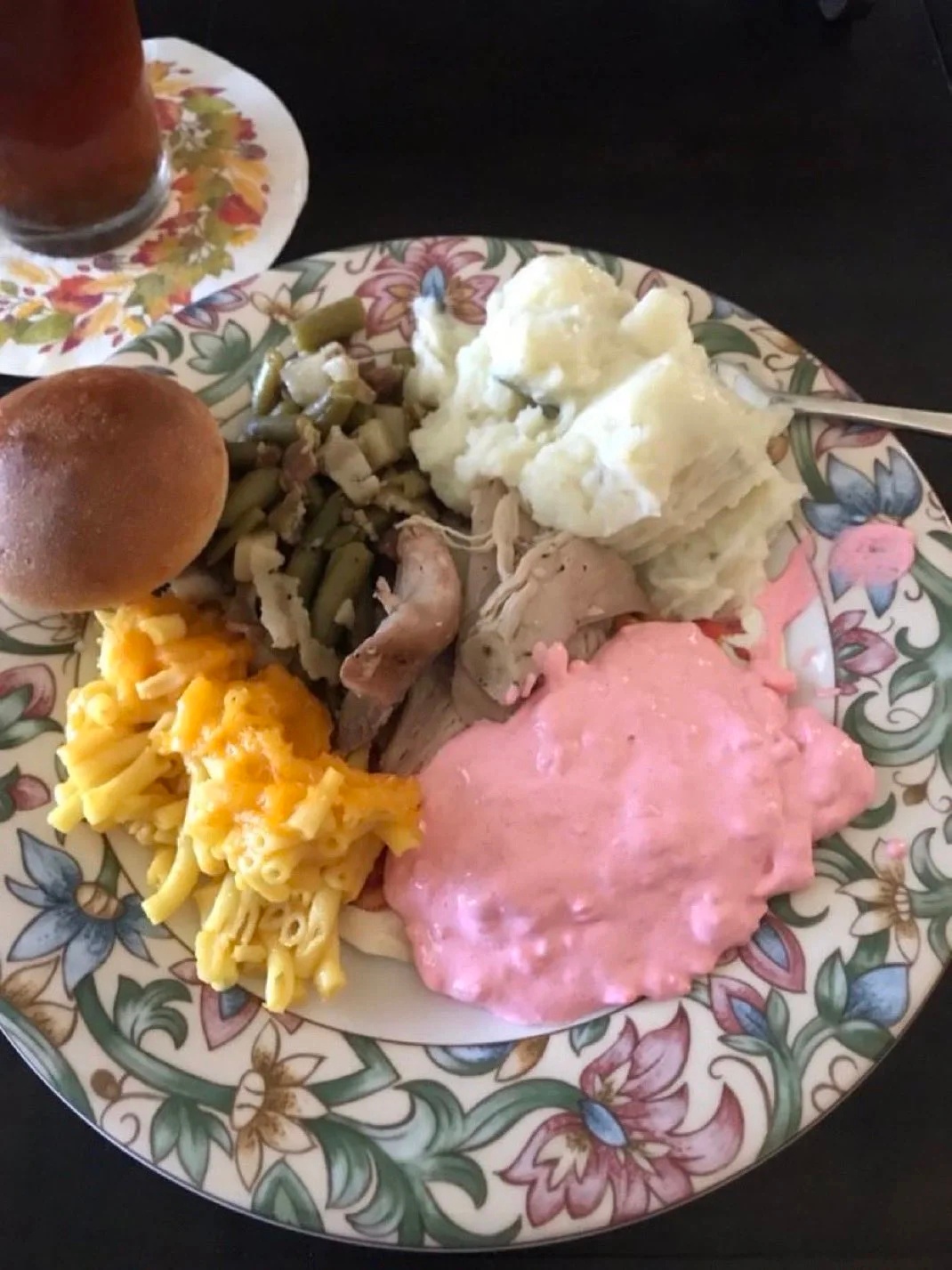 难绷，又是这盘粉色！记者CA晒出自己的感恩节大餐！ 