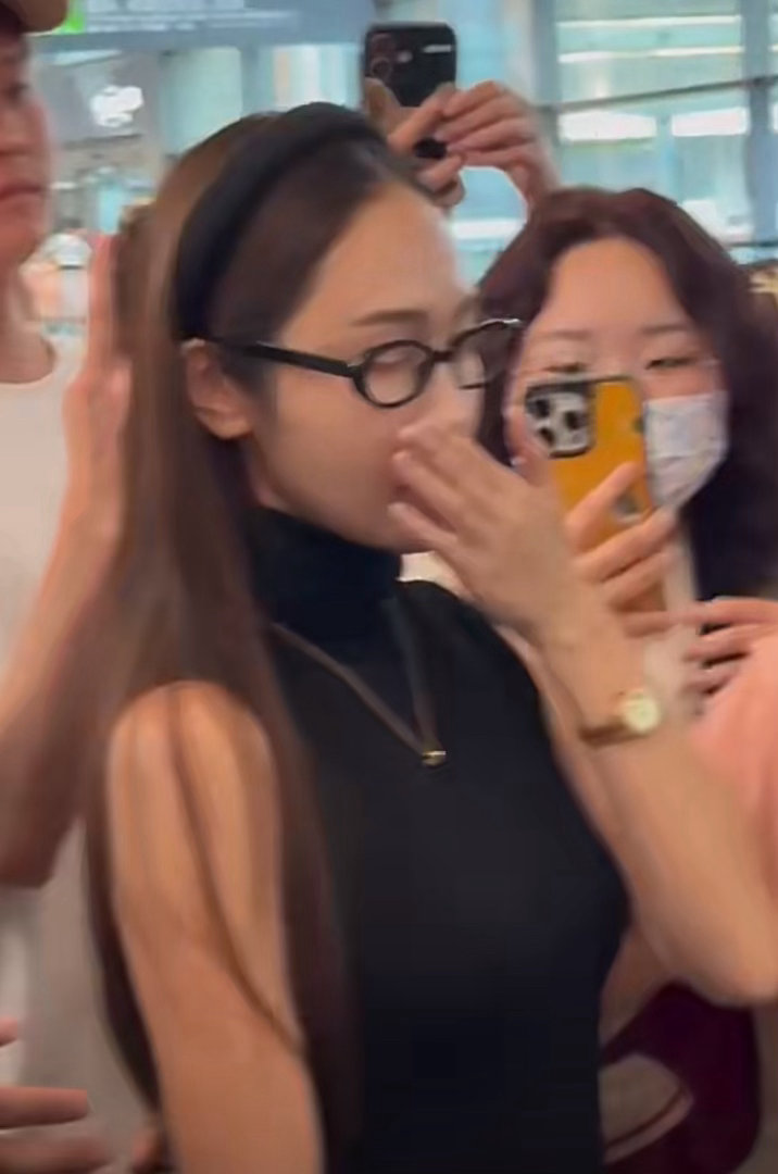 谁把郑秀妍臭到了谁把郑秀妍臭到了 ！郑秀妍被臭出表情包了