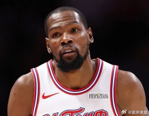 杜兰特本赛季有多累？目前缺席场次：3场两场个人原因，一场脚踝扭伤休战总出场时间：