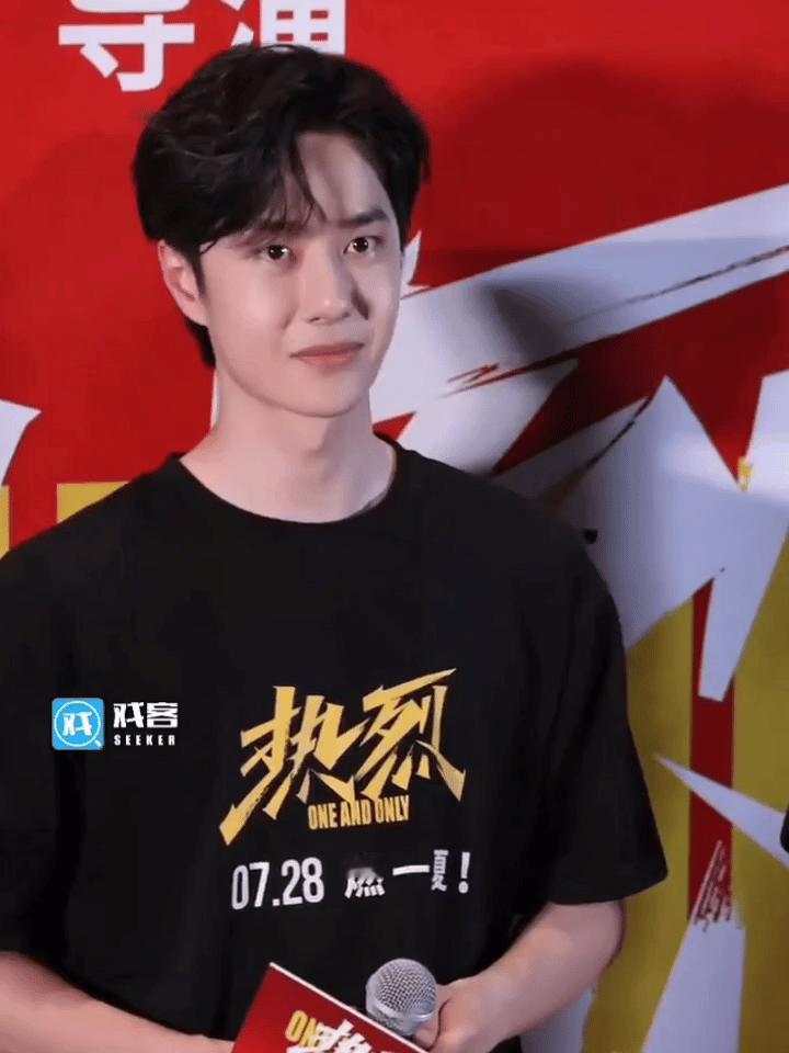 如果生活苦，那就自己找点甜的来主动调剂一下，看到甜甜的笑，我自己也幸福了 ​​​