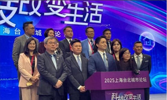 终于谈完了，蒋万安离开大陆，临走前告知两岸，民进党将全面管制
 
当蒋万安带着 