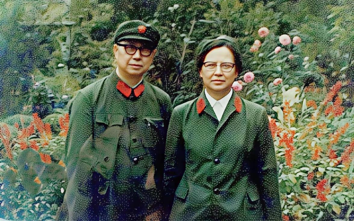 1956年，开国中将成钧在妻子周月湘去世后再次结婚，没想到，这次结婚没能得到大家