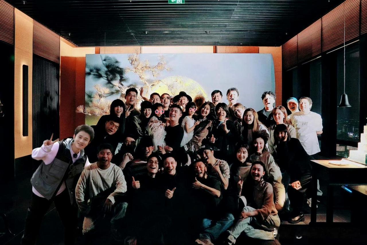 陈赫40岁生日宴这阵仗！五哈团直接把家搬来了吧🤣
 
谁懂啊！陈赫四十岁生日宴