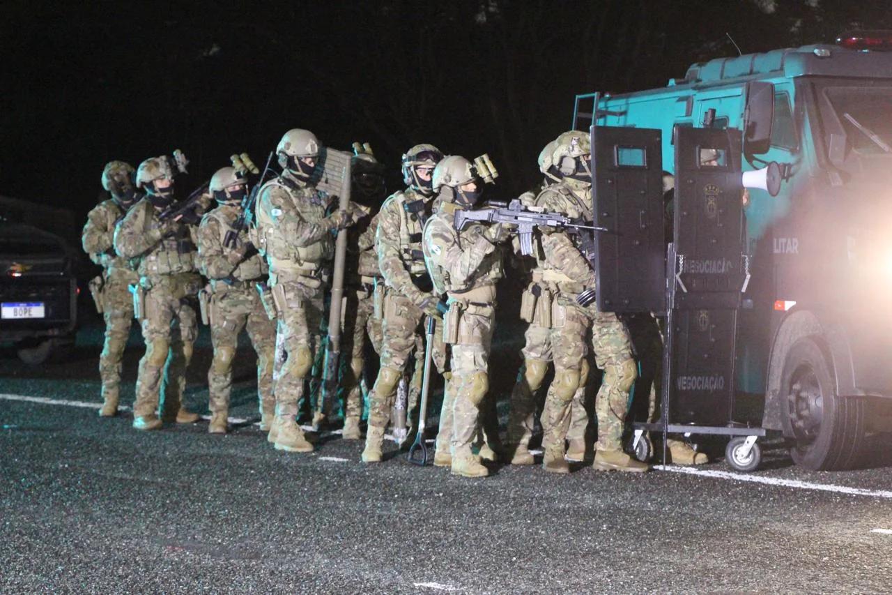 巴西宪兵装备的捷克cz突击步枪