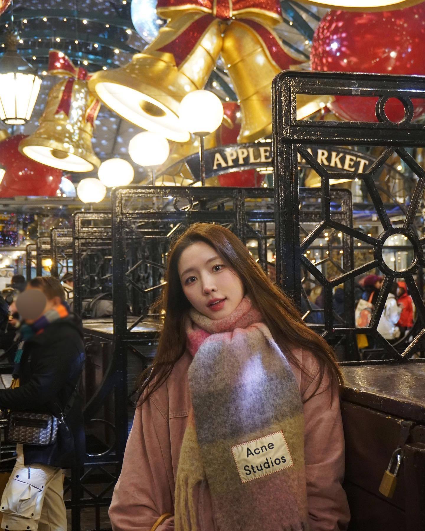 换乘恋爱2  241216 海恩 ins更新“🔔🎅♥️”美就一个字 