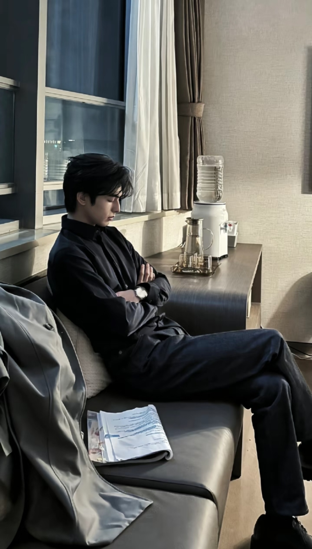 宋威龙戴的项链活动结束就被买了粉丝买了宋威龙活动佩戴的珍珠项链有人懂吗allbl