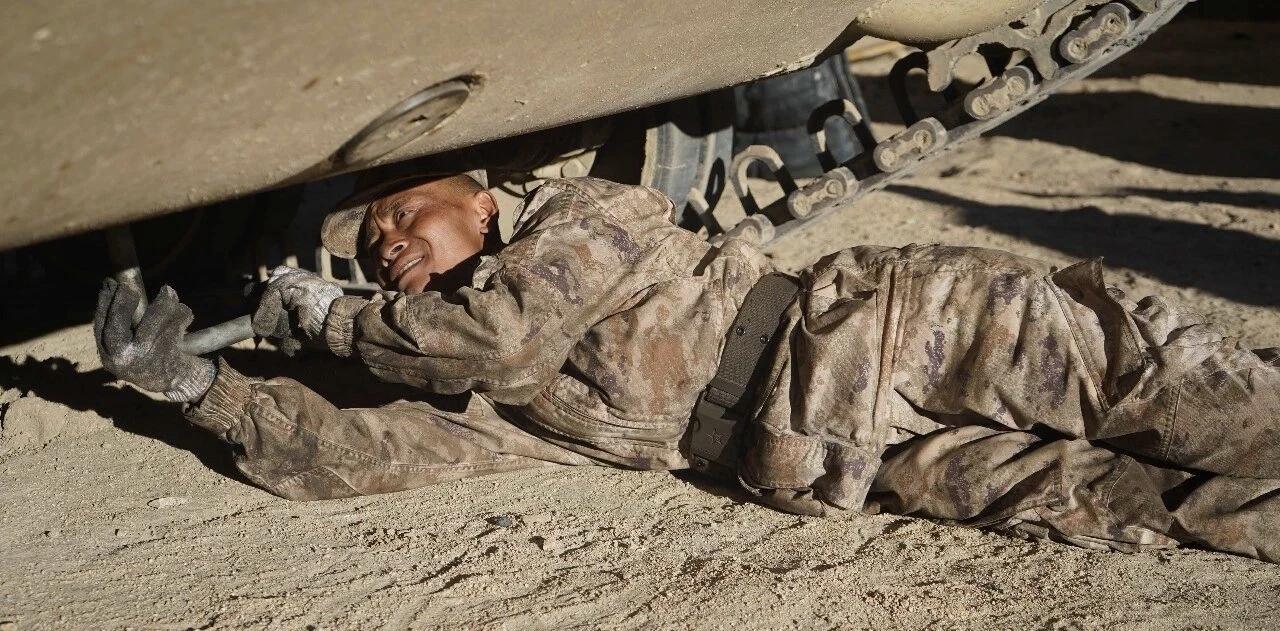 毕改福，云南墨江人，二级上士军衔，现为第76集团军某旅装甲技师。先后获评“优秀士