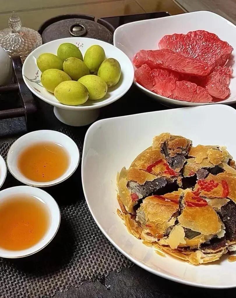 熬了三年分床，离婚前同床一晚，我才看清
谁能懂？熬了三年分床，本以为离婚前一晚同