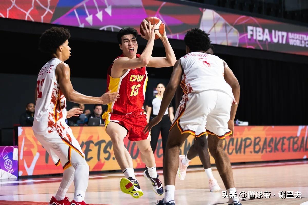 实力堪比周琦！国青15岁小将赵博新闪耀U17世界杯，打喀麦隆单场10分5篮板6盖