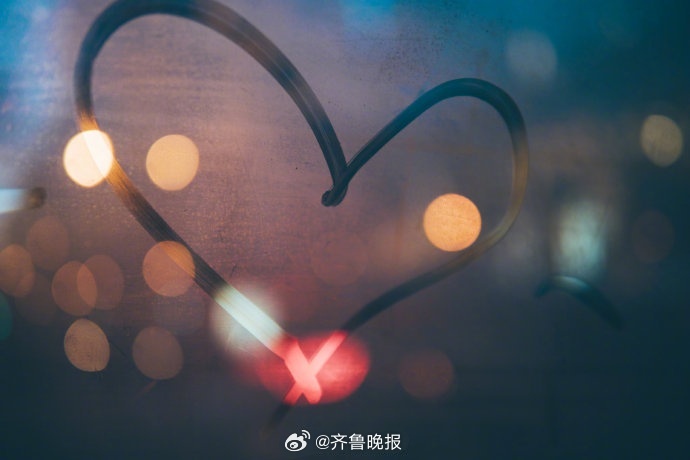 睡一个长长的觉，听一首喜欢的歌，感受生活明朗，万物可爱。#晚安# ​​​