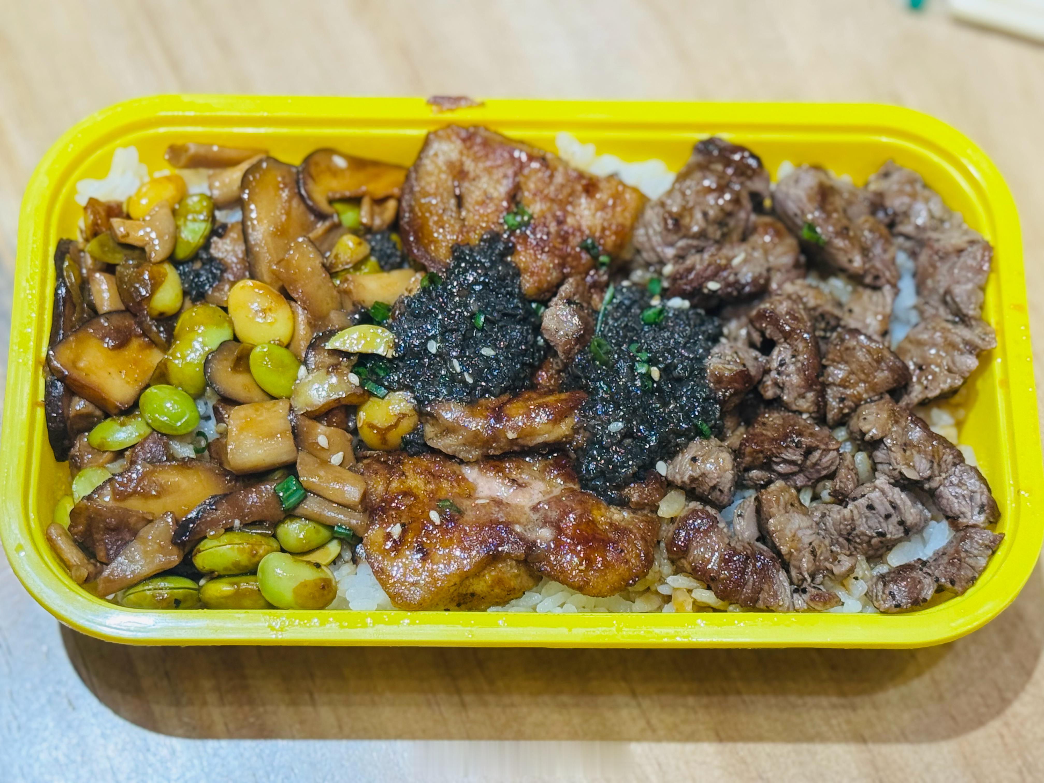 年轻人不爱做饭的原因找到了！自从上一次切韭菜切到手以后，我就再也没碰过厨房的菜刀